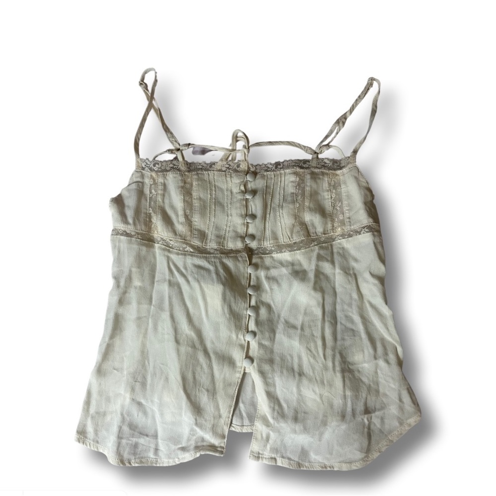BNWT UO Ivory button tank